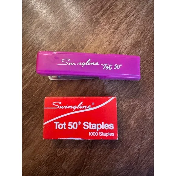 Vintage Swingline TOT 50 Mini Stapler PINK Made in USA w/ Original Staples WORKS - Picture 2 of 6